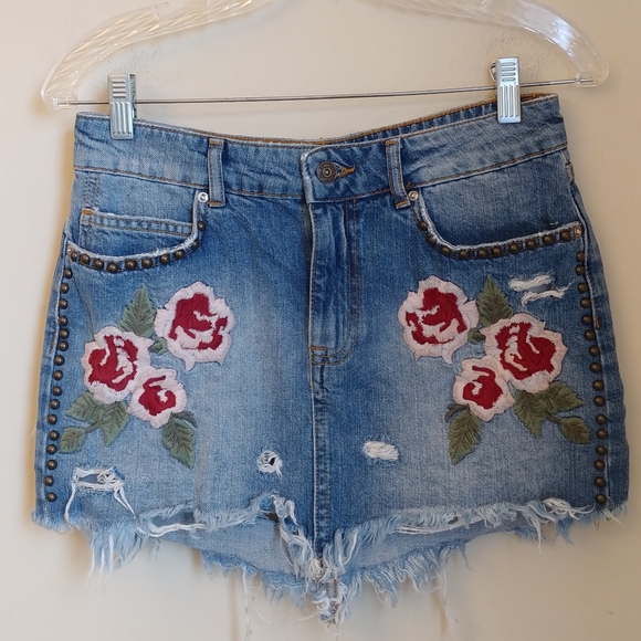 Free People Dresses & Skirts - Free People Embroidered Distressed Denim Skirt